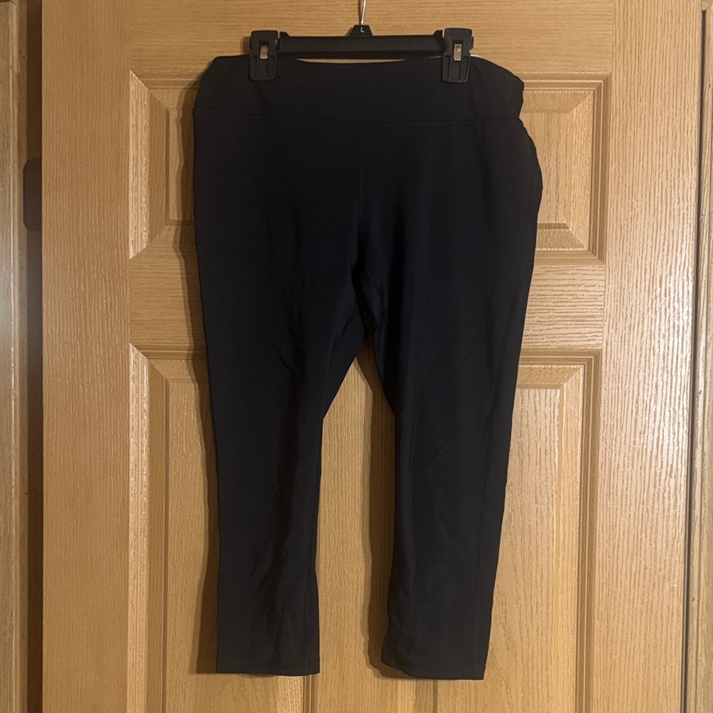 Marika Black Cropped Pants